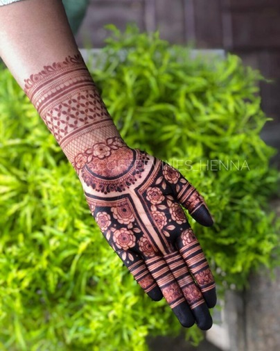 3D Floral Henna Design 